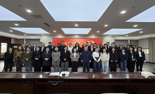 2024年10月18日，，集团党委联合长发担保党支部加入了由向阳区党群服务中心开展的“传承革命精神 赓续红色血脉”公益党课_副本.jpg