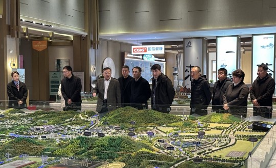 4.王岩董事长接待市人大常委会副主任、、市总工会党组书记、、主席唐铁生一行莅临南山书院实地调研_副本.jpg
